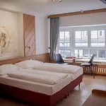Hotel Schwarzer Baer