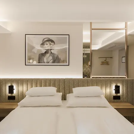Schwarzer Baer Готель 4*