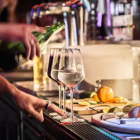 Schwarzer Baer 4* Linz