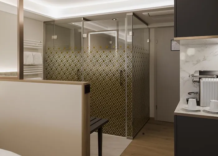 Hotel Schwarzer Baer 4*