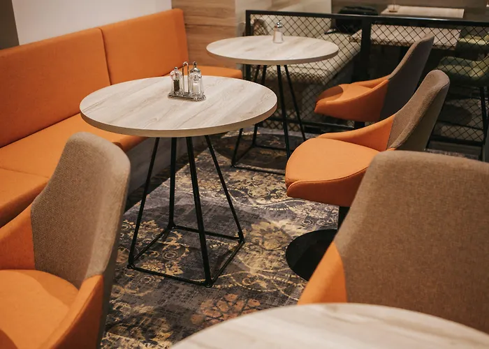 Schwarzer Baer 호텔 4*