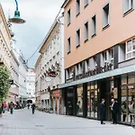 Hotel Schwarzer Baer 4*
